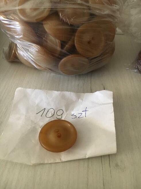 Guziki 584szt+Gratis