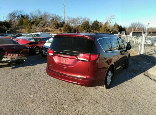 Chrysler Voyager 2020, 3.6L, LXI, porysowany lakier