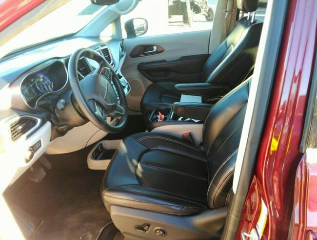 Chrysler Voyager 2020, 3.6L, LXI, porysowany lakier