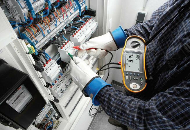 Pomiary elektryczne , przeglądy instalacji elektrycznej