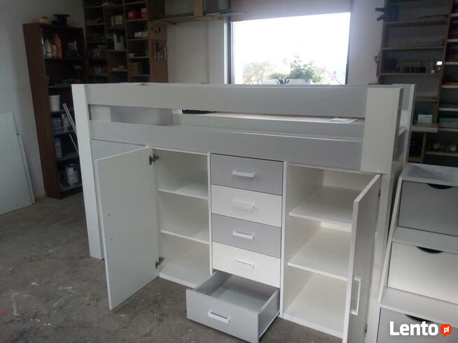 łózka piętrowe...