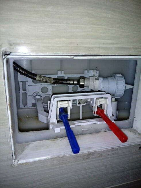 naprawa wc Warszawa toalety spłuczki GF, Schwab, Grohe, inne