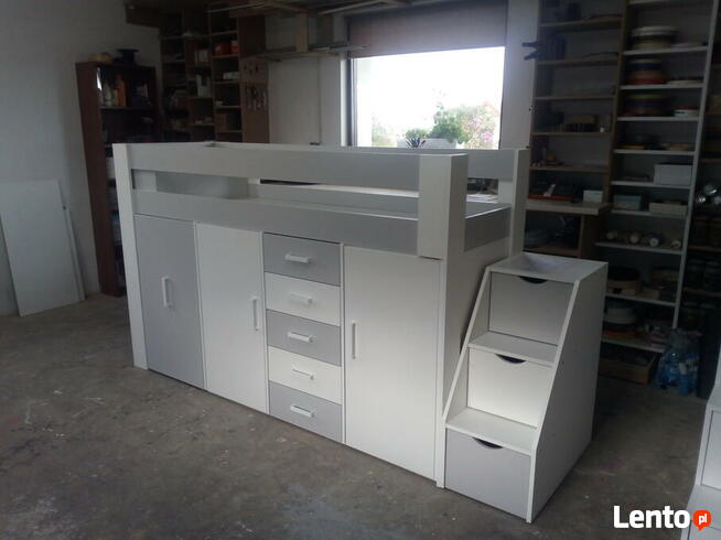 łózka piętrowe...