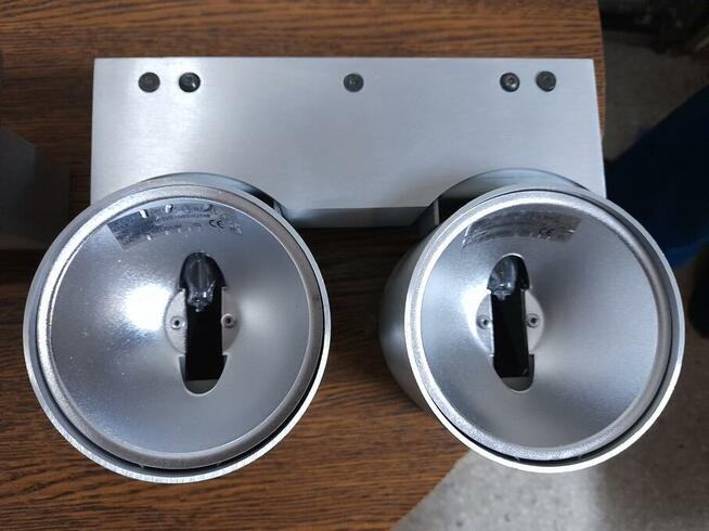 Kinkiety ze stali szlachetnej z żarówkami bardzo ładne 3 szt