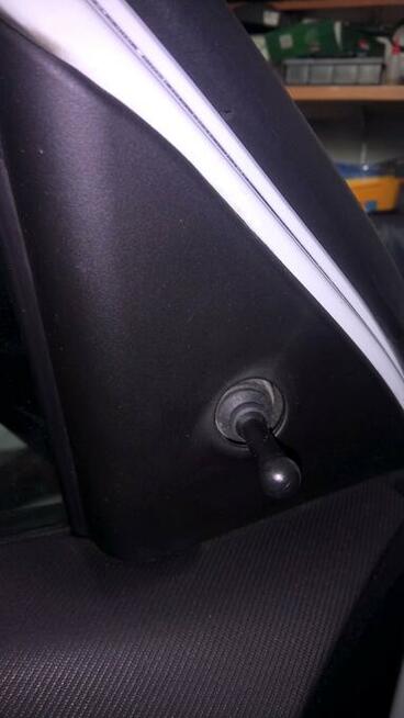 Kia Ceed 1 plastik zaślepka lusterka z dziurą do ręcznej re