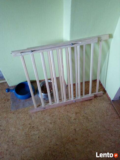 Furtka zabespieczająca.