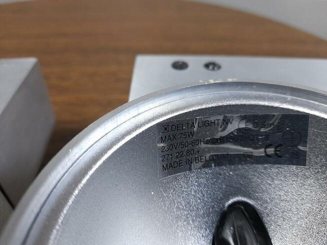 Kinkiety ze stali szlachetnej z żarówkami bardzo ładne 3 szt