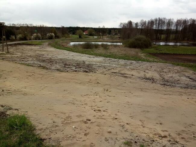 Działka nad jeziorem powidzkim