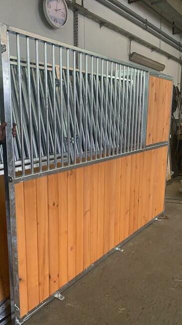 Boks dla konia, boksy dla koni, przegroda dla koni separacja