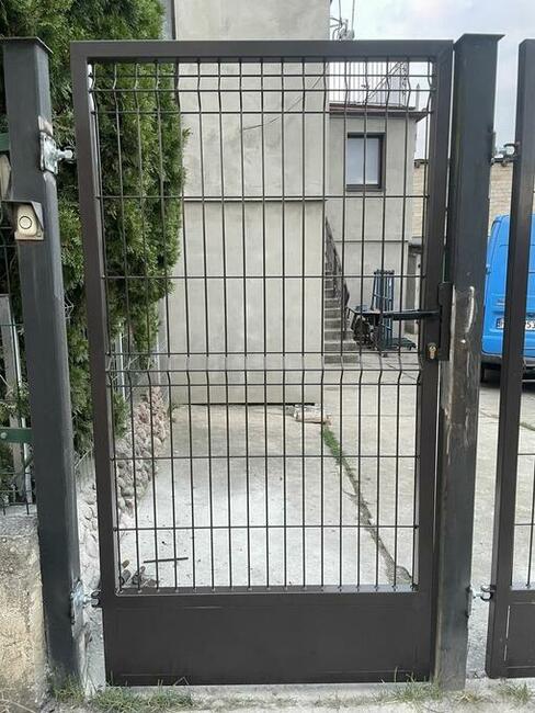 Balustrady, płoty, bramy, ogrodzenia, furtki