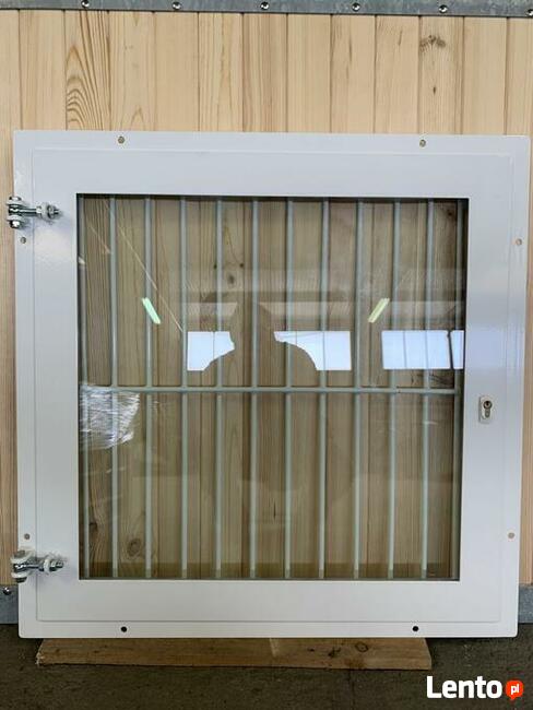 Okno do stajni, okno do boksu dla konia, okna do stajni