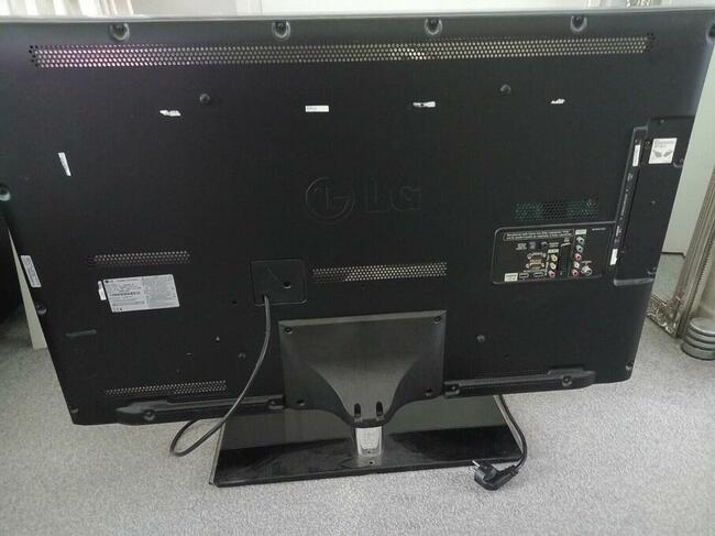 telewizor LG 42 cale hdmi 3D usb dvbt full hd 100hz tv uszko