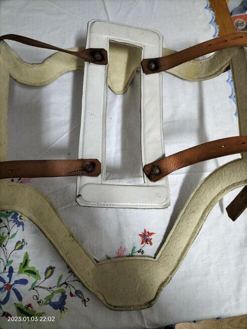 Gorset ortopedyczny zapinany na 4 paski