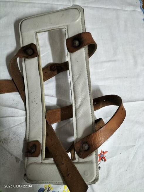 Gorset ortopedyczny zapinany na 4 paski