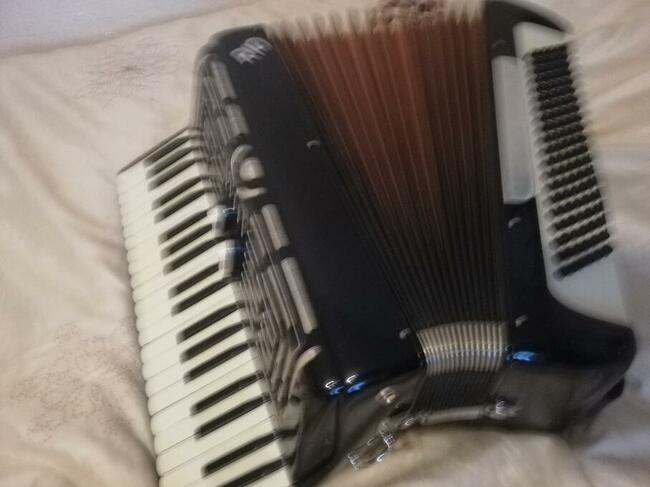 Włoski akordeon RIO