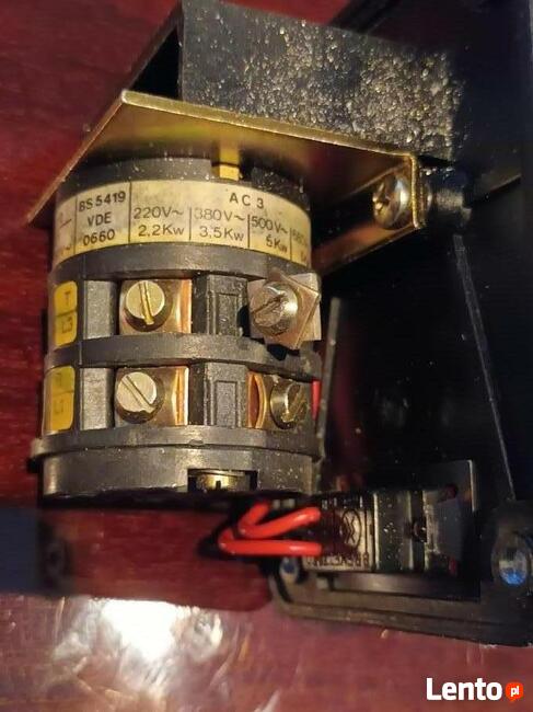 Przełącznik nożny Brevettato - 660V firmy włoskiej.