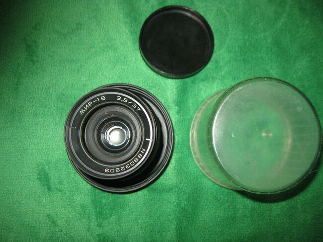 Obiektyw szerokokątny MIR - 1 B F- 2,8 / 37 mm M42x1