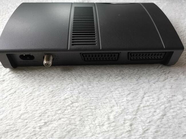 Dekoder TechniSat Telewizja na kartę wraz z pilotem