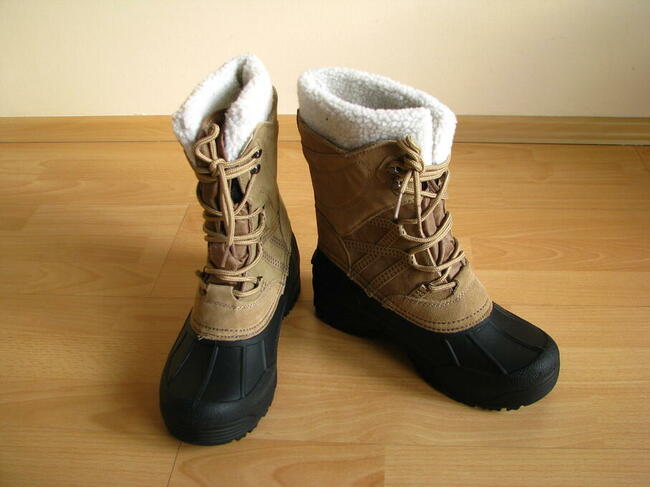 Śniegowce, buty trekingowe – nie tylko na zimę rozm. 39 Nowe