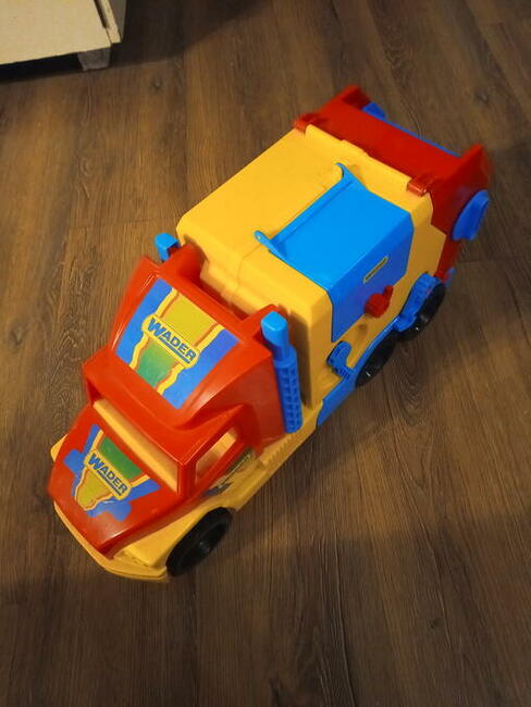 Mega samochody Wadera