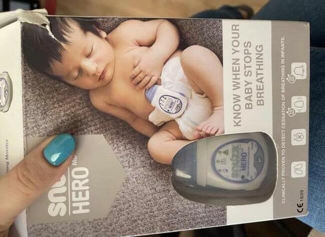 Na sprzedaż monitor oddechu Snuza Hero. Poręczne urządzenie