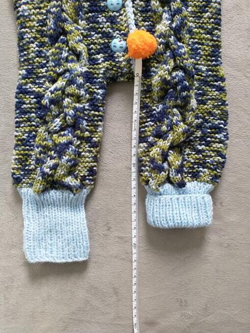 Ręcznie robiony kombinezon niemowlęcy z kapturem - morek