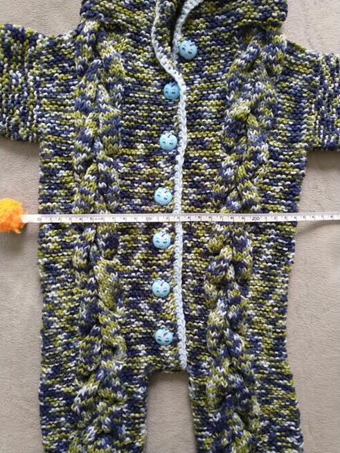 Ręcznie robiony kombinezon niemowlęcy z kapturem - morek