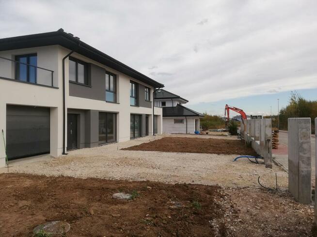 Budowa drogi dojazdowe, utwardzenie terenu, podbudowa, kostk