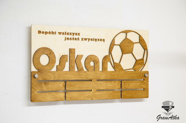 Wieszak na Medale 70cm Drewniany Personalizowany GrawAtka