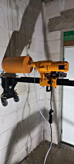 Przewierty odwierty wiercenie otwory w betonie