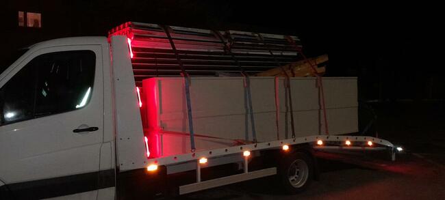 Auto Laweta Transport Maszyn Auto Pomoc 24/7 Holowanie