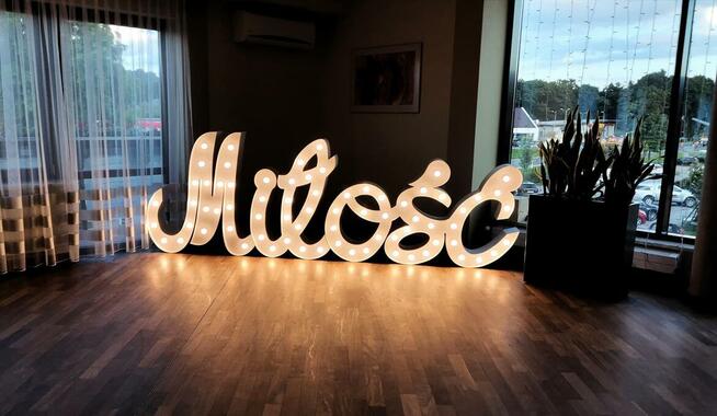 Fotobudka LOVE MIŁOŚĆ Garbus wesele ślub