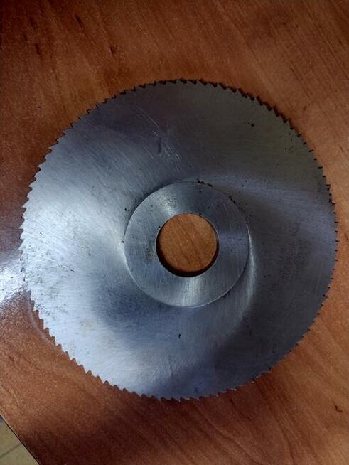 Trzpień frezarski wraz tarczami