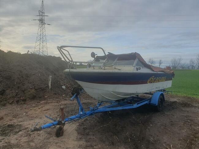 Sprzedam łódź motorową do remontu