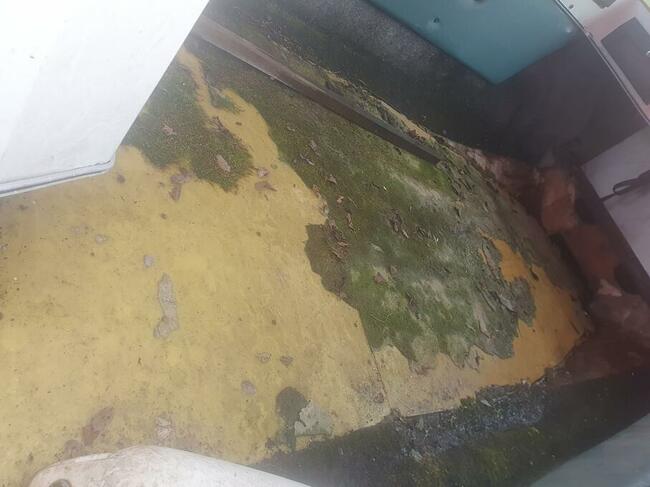 Sprzedam łódź motorową do remontu