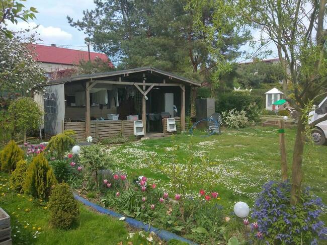 DOM z pięknym, dużym ogrodem- 27 arowa działka koło lasu