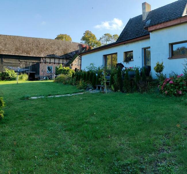 2 Domy nad stawem 30 km od Kolobrzegu