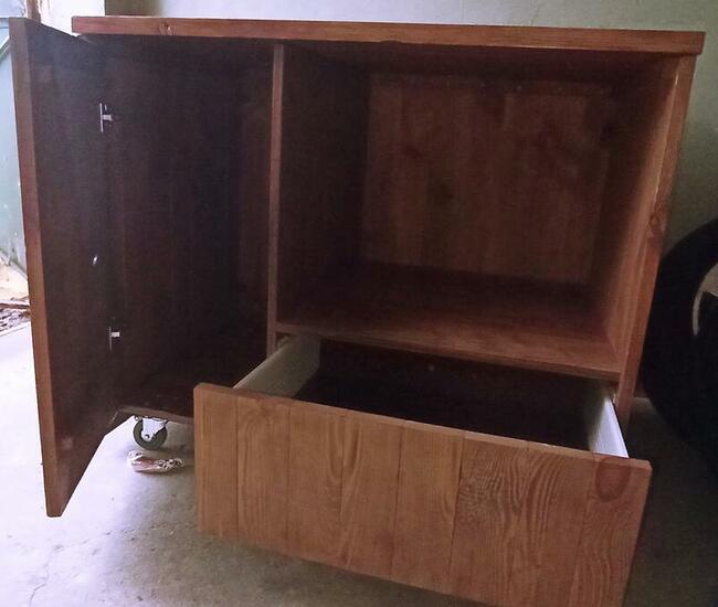 Szafka kuchenna (wózek kuchenny) na kółkach, solidna, drewni