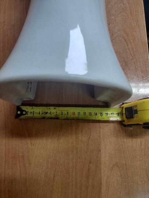 Postument pod umywalkę