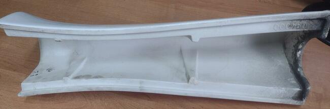 Postument pod umywalkę