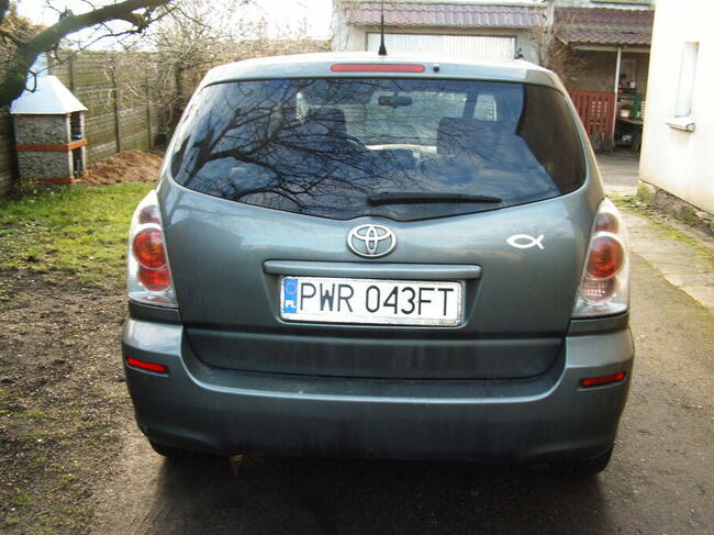 samochód osobowy Toyota Corolla Verso