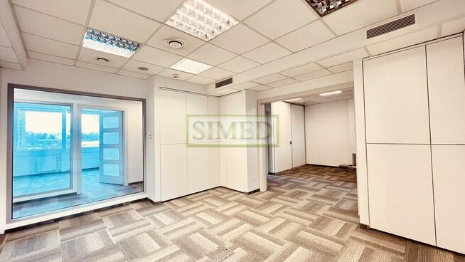 Biuro 5 minut od stacji metra , autobus , tramwaj