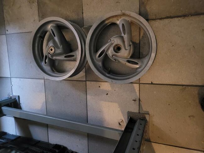 Aprilia Guliwer - tylna owiewka , inne części -dużo-