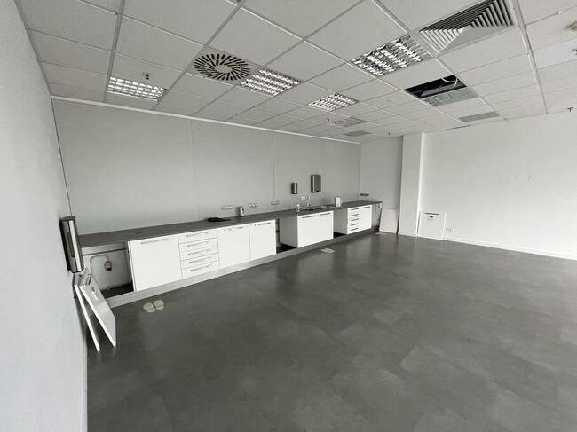 Budynek biurowy od Syndyka - Rząska, k. Krakowa