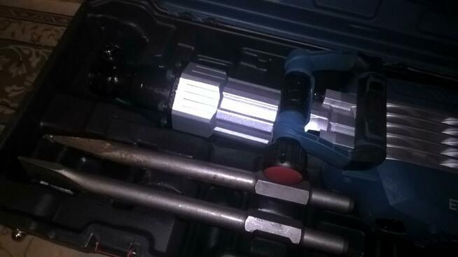 Młot wyburzeniowy Erbauer 2050W siła kucia 65J nowy