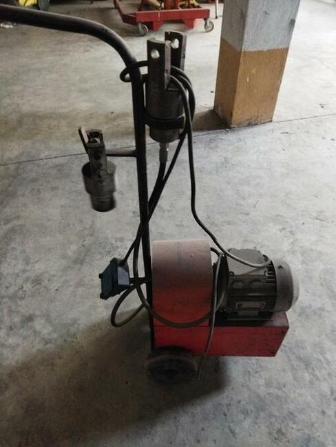 Hydrauliczna zaciskarka