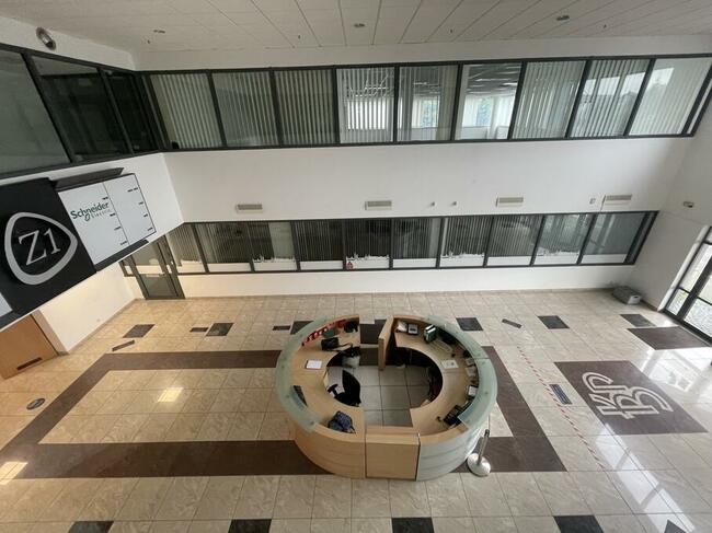 Budynek biurowy od Syndyka - Rząska, k. Krakowa