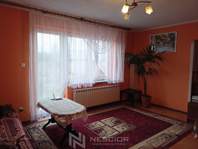 Malowniczy dom na wsi z dużą działką wśród zieleni