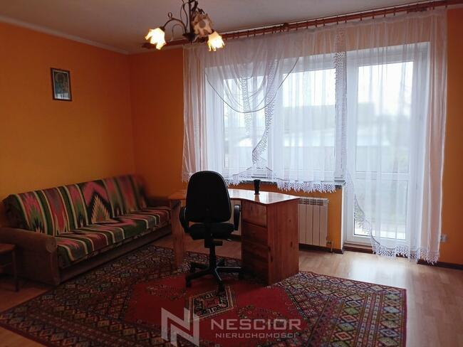 Malowniczy dom na wsi z dużą działką wśród zieleni