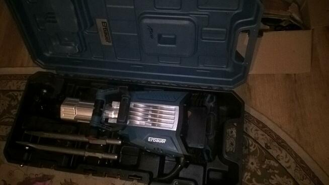 Młot wyburzeniowy Erbauer 2050W siła kucia 65J nowy